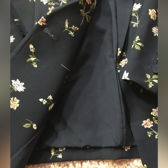 Navy blue floral H&M blazer - Picture 8 of 9